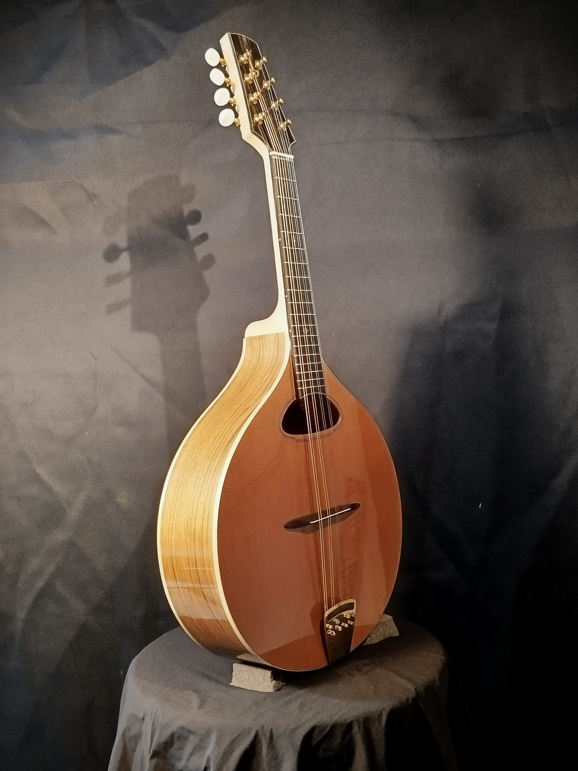 Mandoline #3 (Cêdre / Noyer)